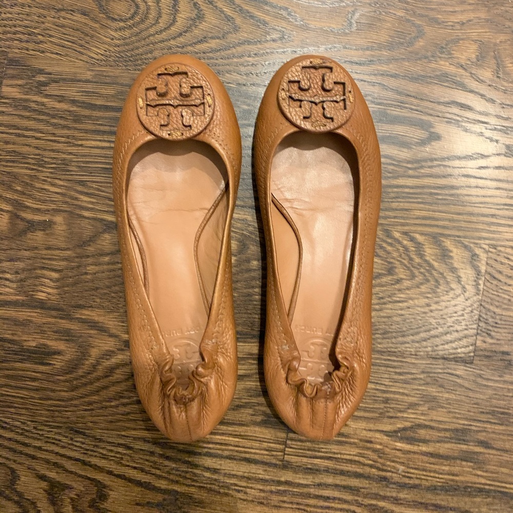Tory Burch Nude/Camel Flats